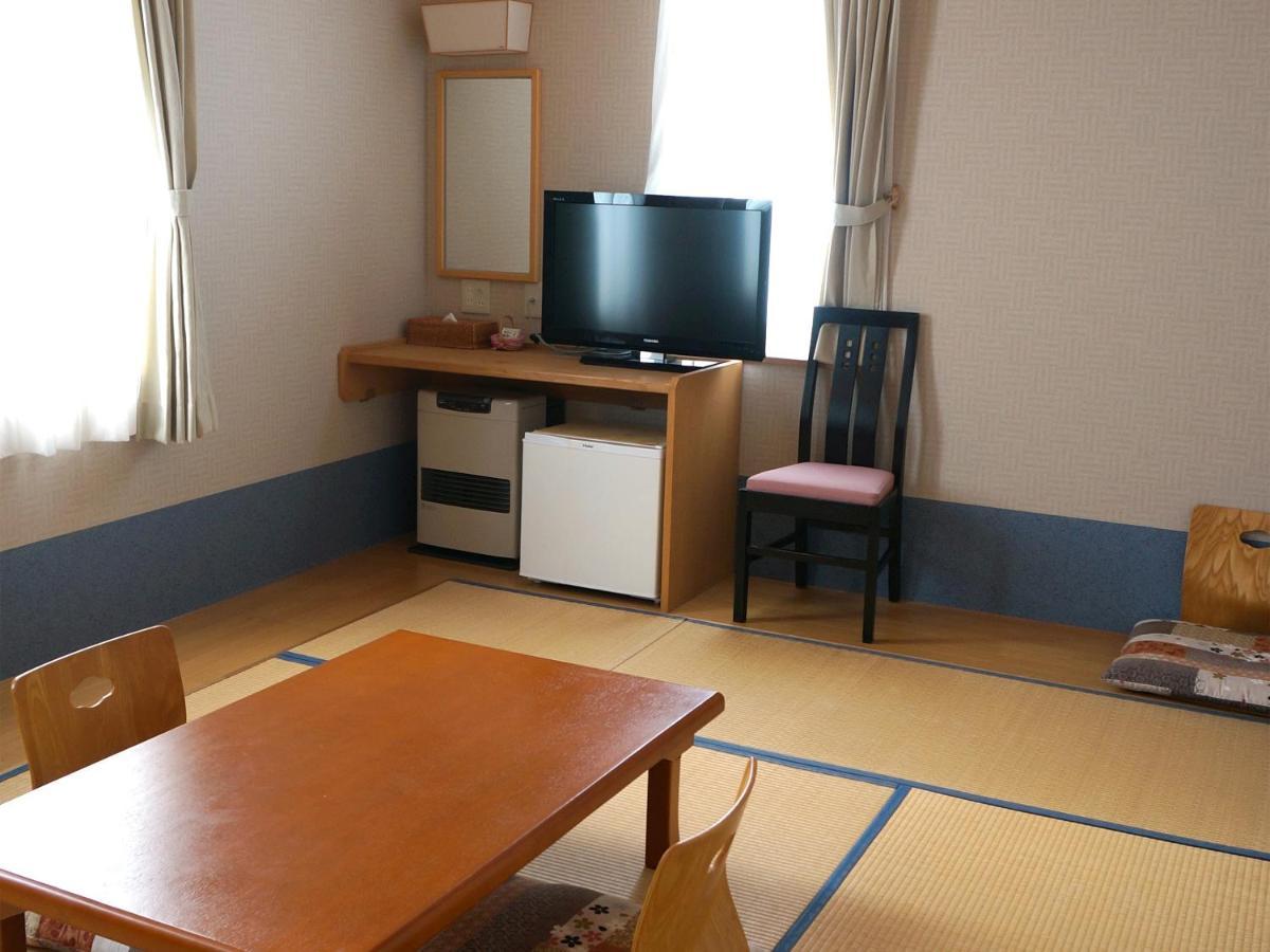 Petit Hotel Blaneneige Nakafurano Buitenkant foto
