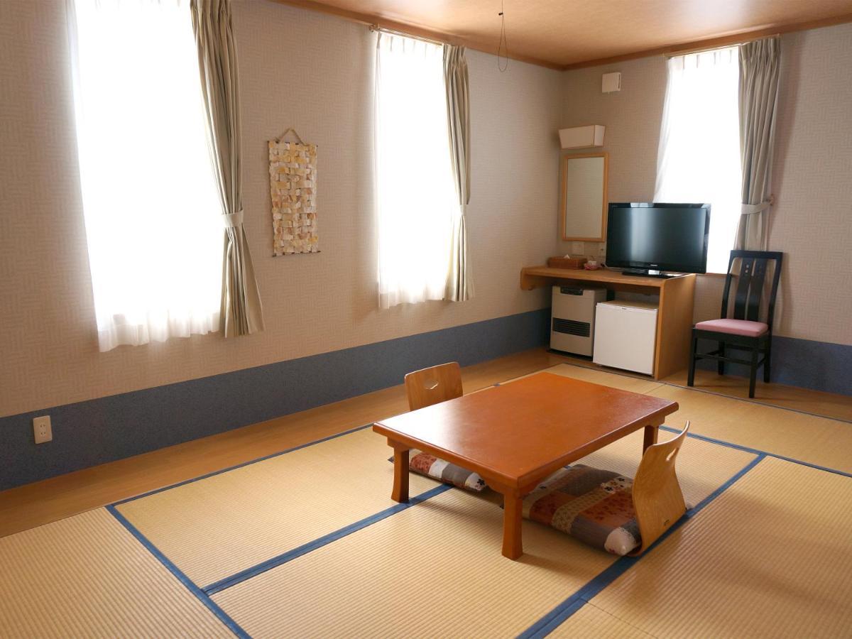 Petit Hotel Blaneneige Nakafurano Buitenkant foto